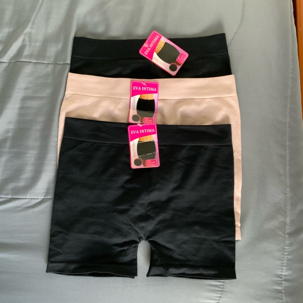 Eva Intima Black and Beige Shorts Set